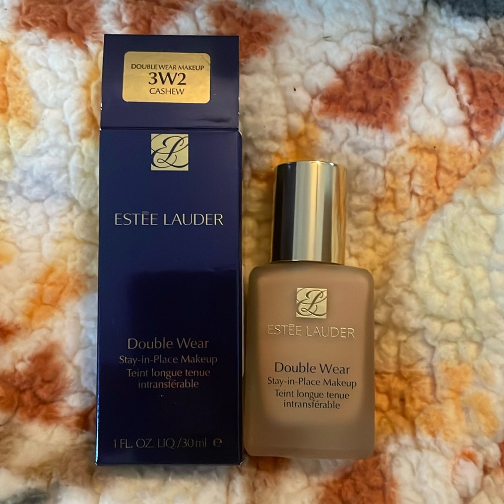 Estée Lauder Double Wear Foundation cashew